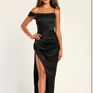 Gorgeous Black Off the Shoulder Lulus Dress/Gown